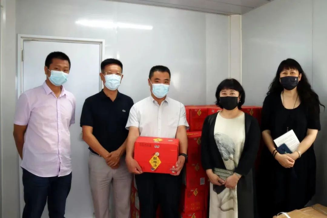 【溫暖醫(yī)心】朝陽(yáng)區(qū)衛(wèi)健委工會(huì)主席一行，慰問我院參加抗